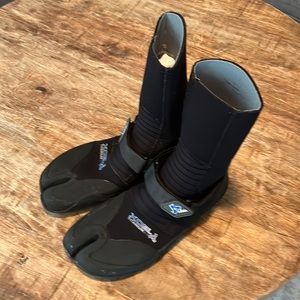 Xcel wetsuit booties